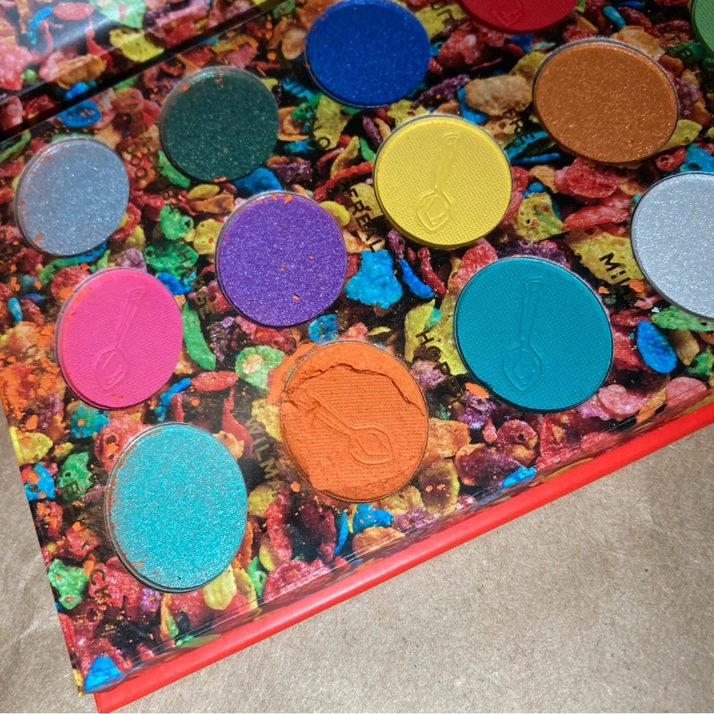 FRUITY PEBBLES eyeshadow Palette